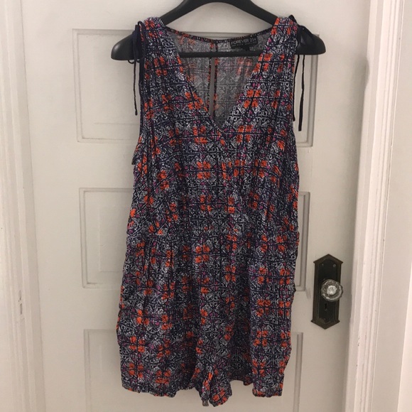 ADORABLE FUNKY ROMPER - Picture 1 of 4